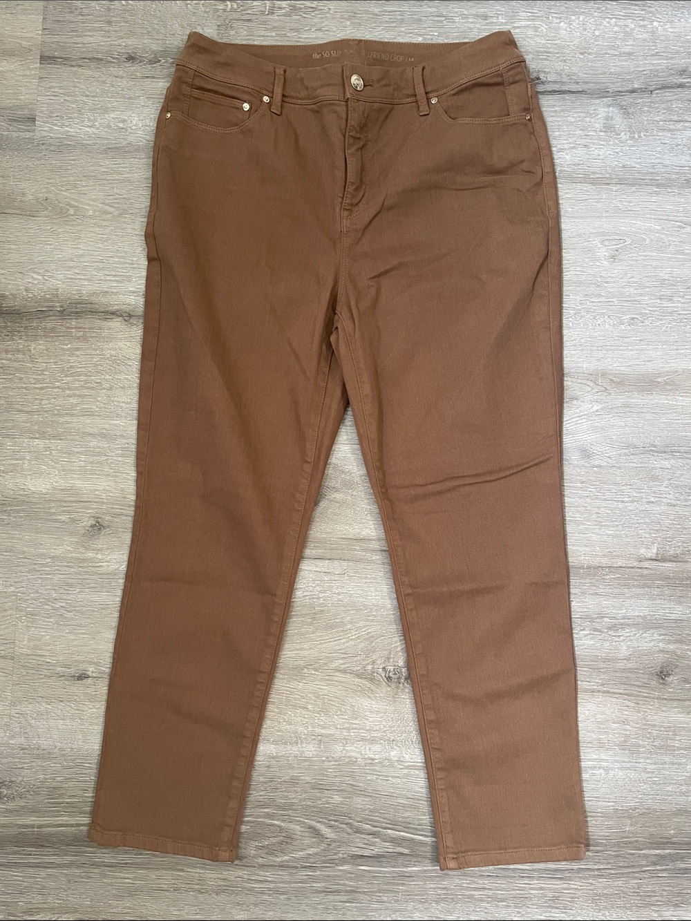 Chico’s So Slimming Girlfriend Crop size 10